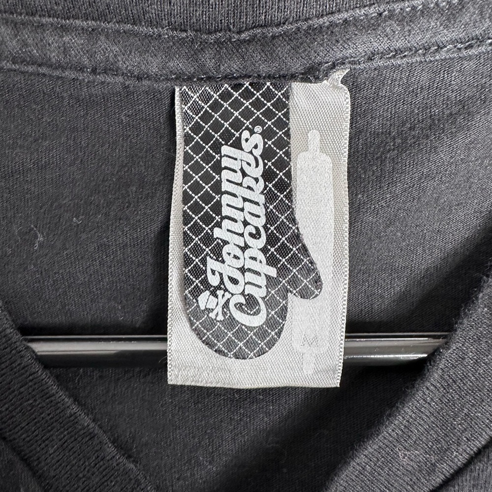 Johnny Cupcakes T-shirt - Picture 6 of 6